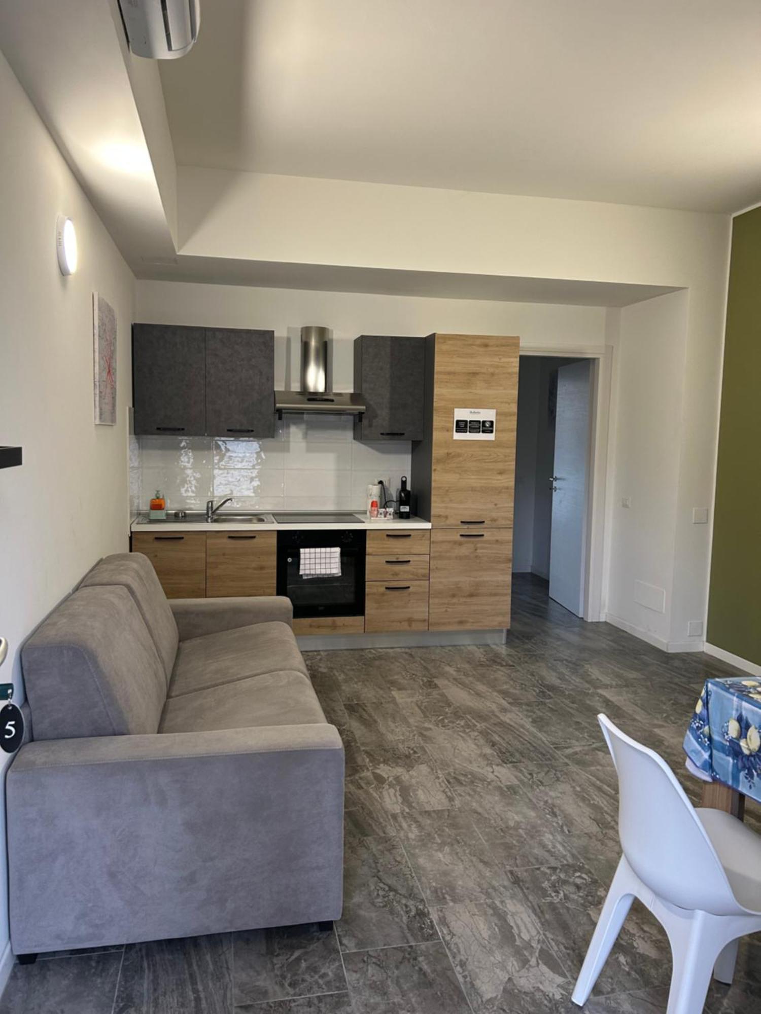 Roberta House Apartment รอซซาโน ภายนอก รูปภาพ